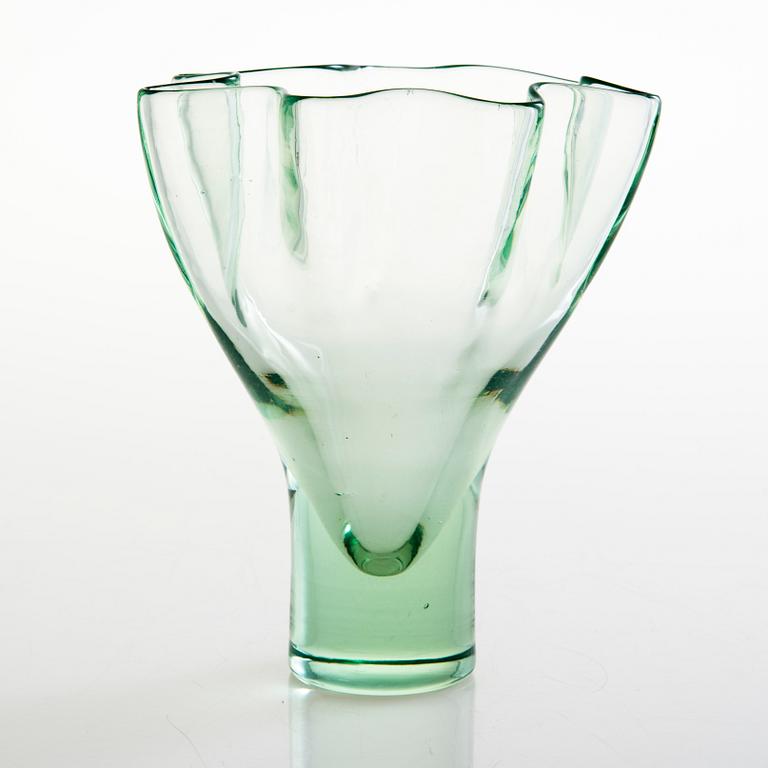 HELENA TYNELL, a 'Plissé' vase signed Riihimäen Lasi Oy, H. Tynell. In production 1949-1958.