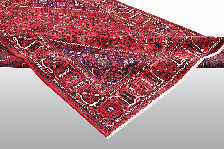 Carpet, Hosseinabad, ca 348 x 247 cm.