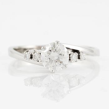 Ring, 18K white gold set with brilliant-cut diamonds.