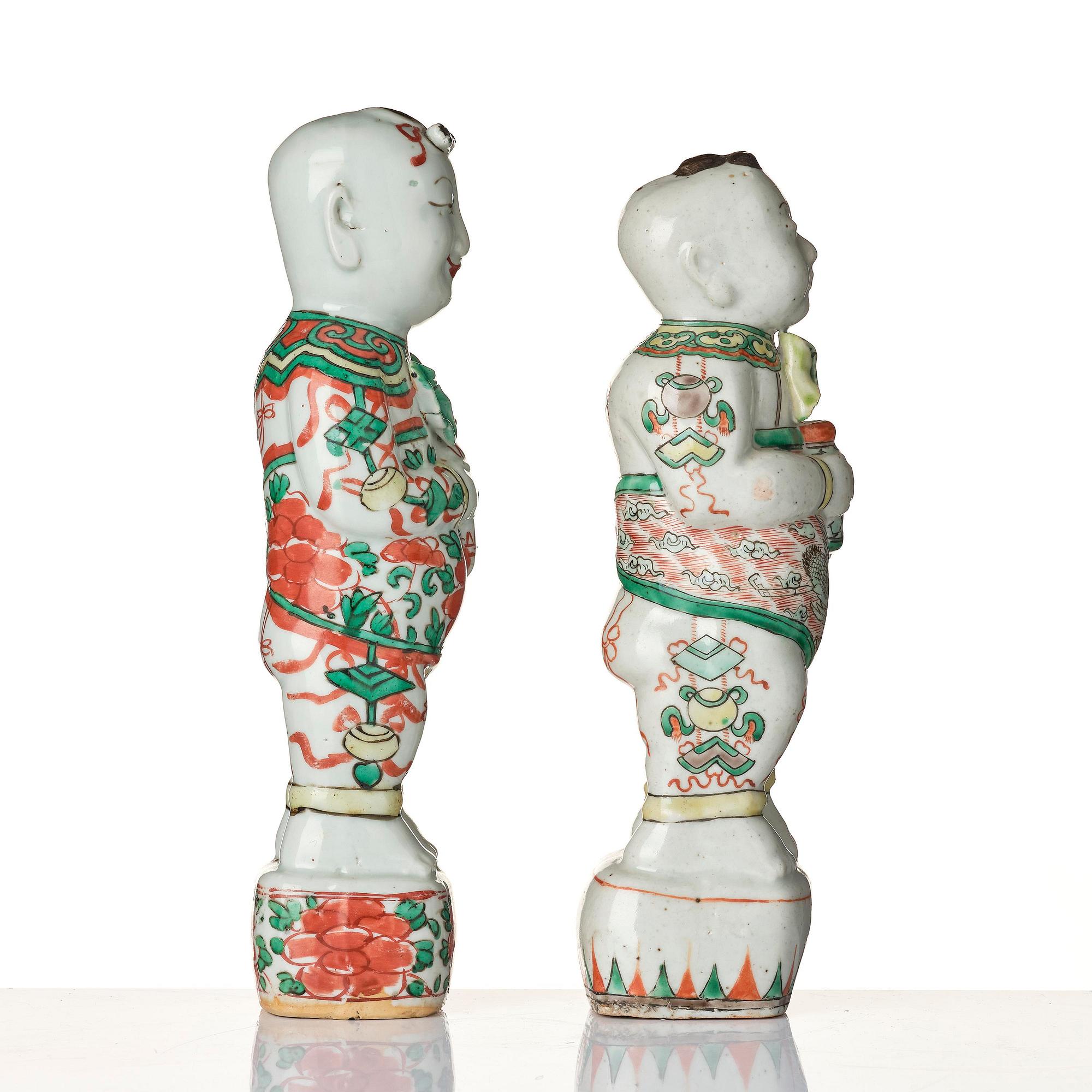 Figuriner, två stycken, porslin. Qingdynastin, Kangxi (1662-1722).