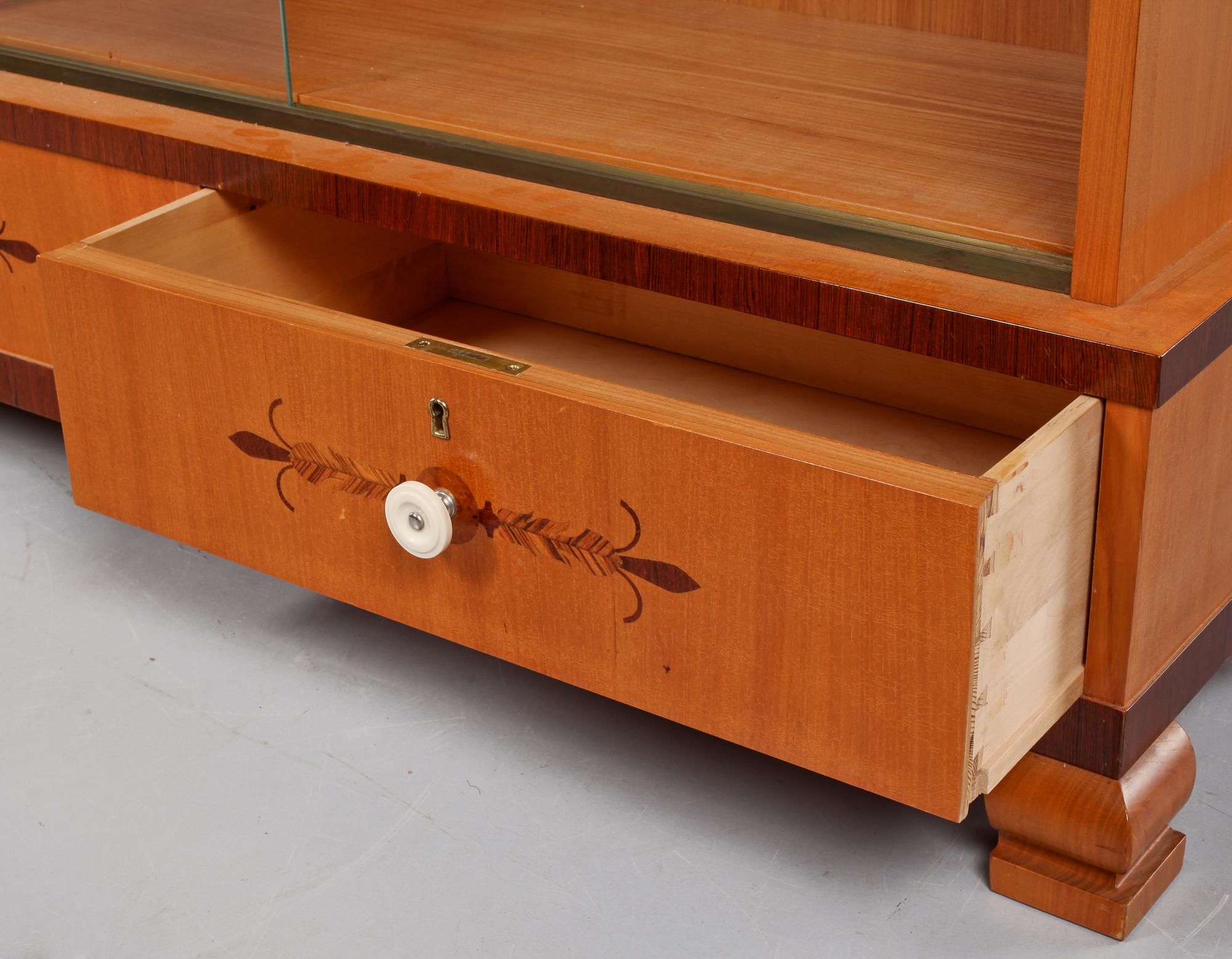 BOKSKÅP, Sverige, 1930-tal.