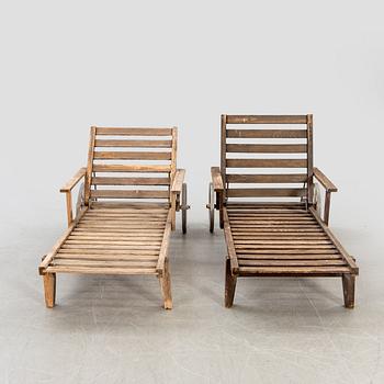 A set of two pine deck chairs by Elsa Stackelberg for Fri Form later part of the 20th century.