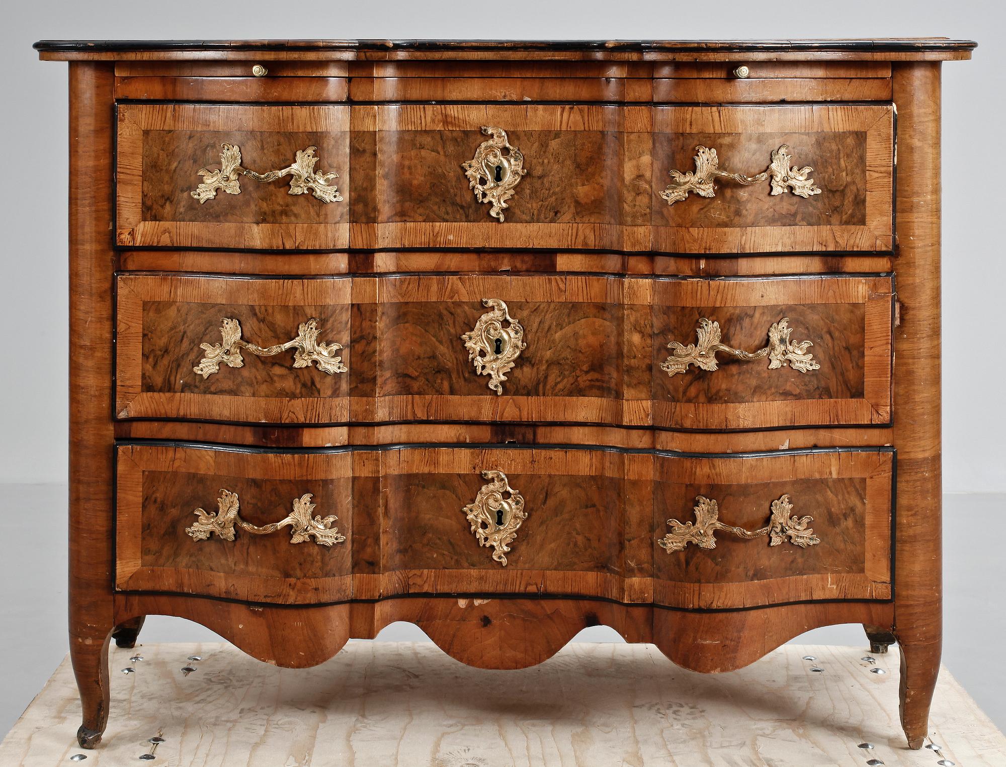 BYRÅ, senbarock, 1700-talets mitt.