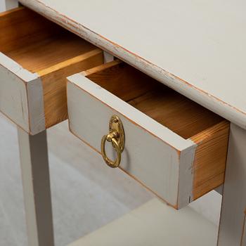 A pair of painted pine bedside tables, first half of the 20th Century.