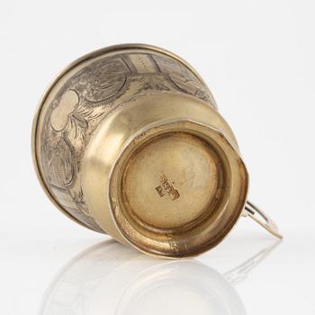 Kopp med fat, förgyllt silver, Moskva 1869.