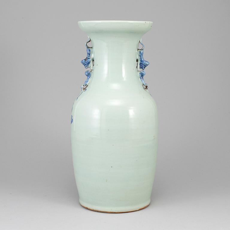 URNA, porslin. Qingdynastin, sent 1800-tal.