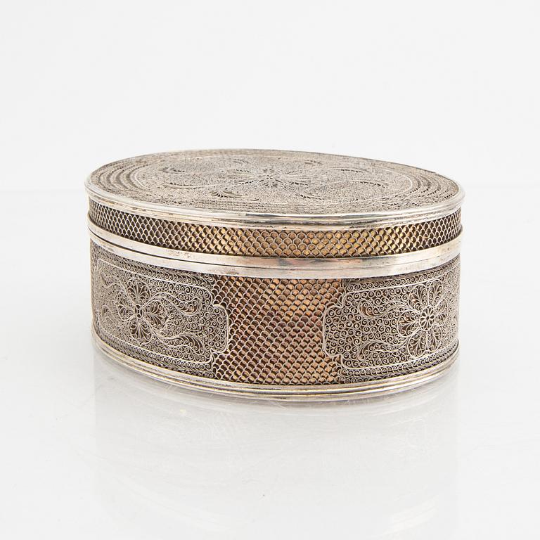 A Swedish 19th century silver box mark of JP Grönvall Stockholm 1824, weight 294 grams.