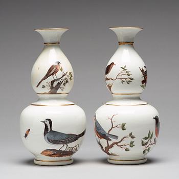 A pair of vases, 19th Century.
