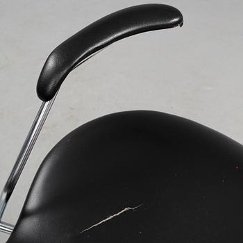KARMSTOL, "Sjuan", Arne Jacobsen, Fritz Hansen, detta exemplar tillverkat 1974.