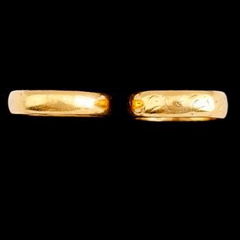 RINGAR, 2 st, 23 k guld. Total vikt ca 11 g.