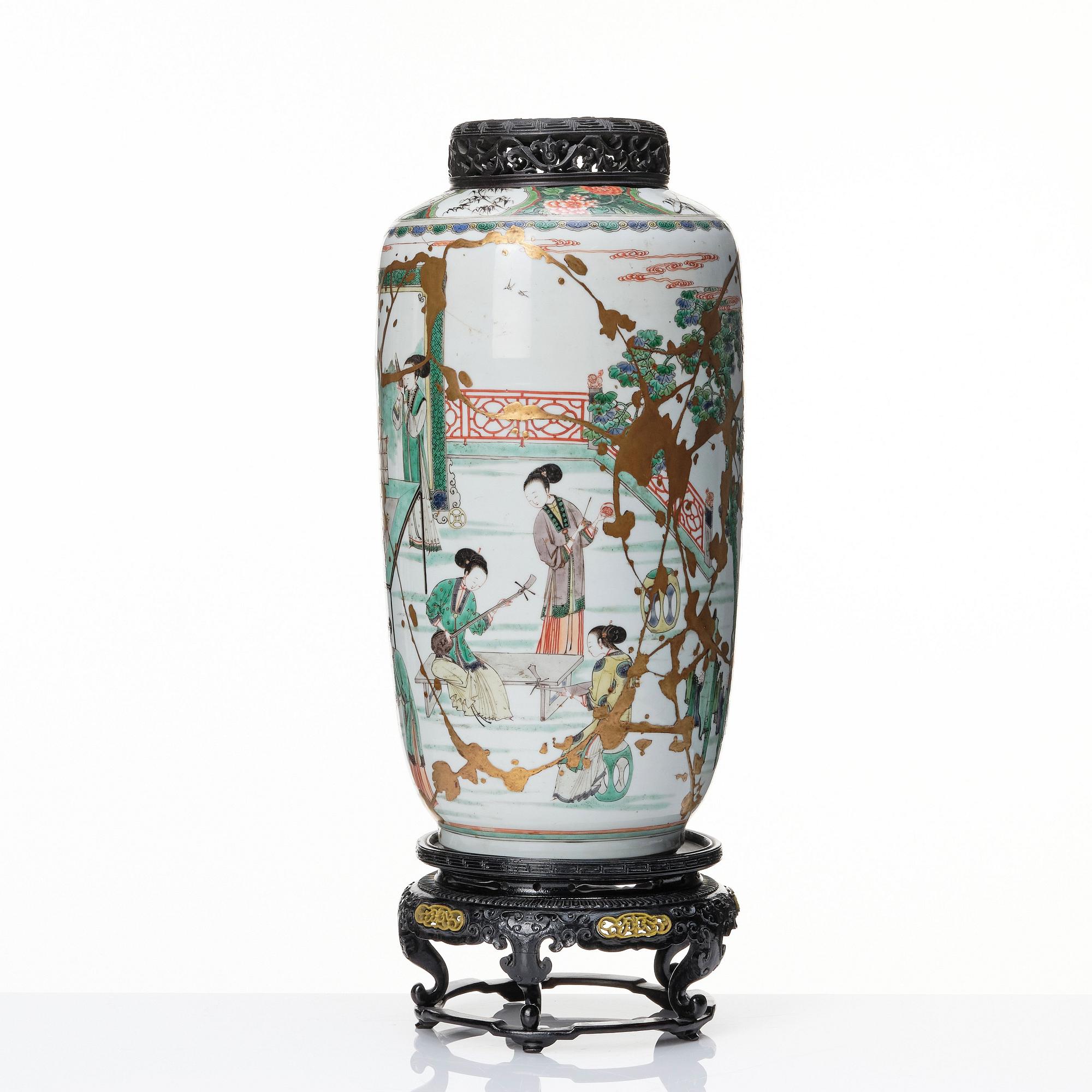 A famille verte vase, Qing dynasty, Kangxi (1662-1722).