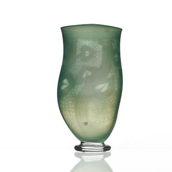 Gunnar Cyrén, a 'Graal' glass vase, Orrefors 1989.