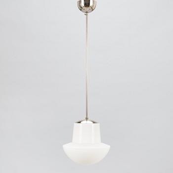 Paavo Tynell, a mid-20th-century '1602/1673' pendant light for Idman.