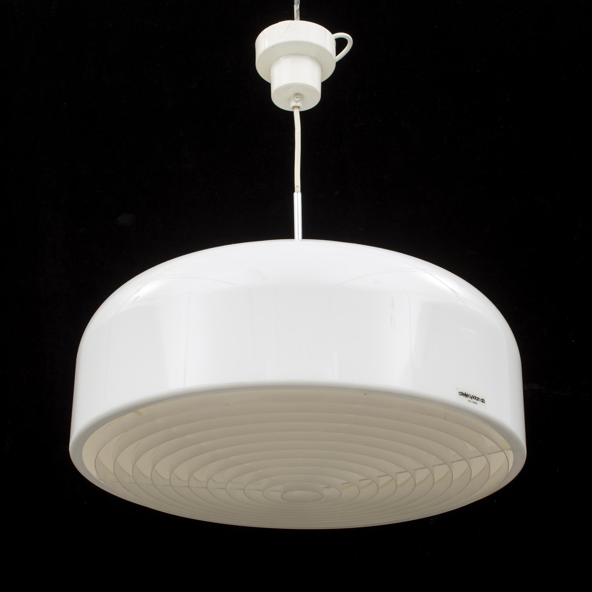 ANDERS PEHRSON, taklampor, 2 stycken, "Knubbling", Ateljé Lyktan, Åhus. 1900-talets andra hälft. Höjd 52-55 cm.