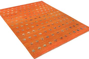 A modern design kilim carpet, a. 292 x 217 cm.