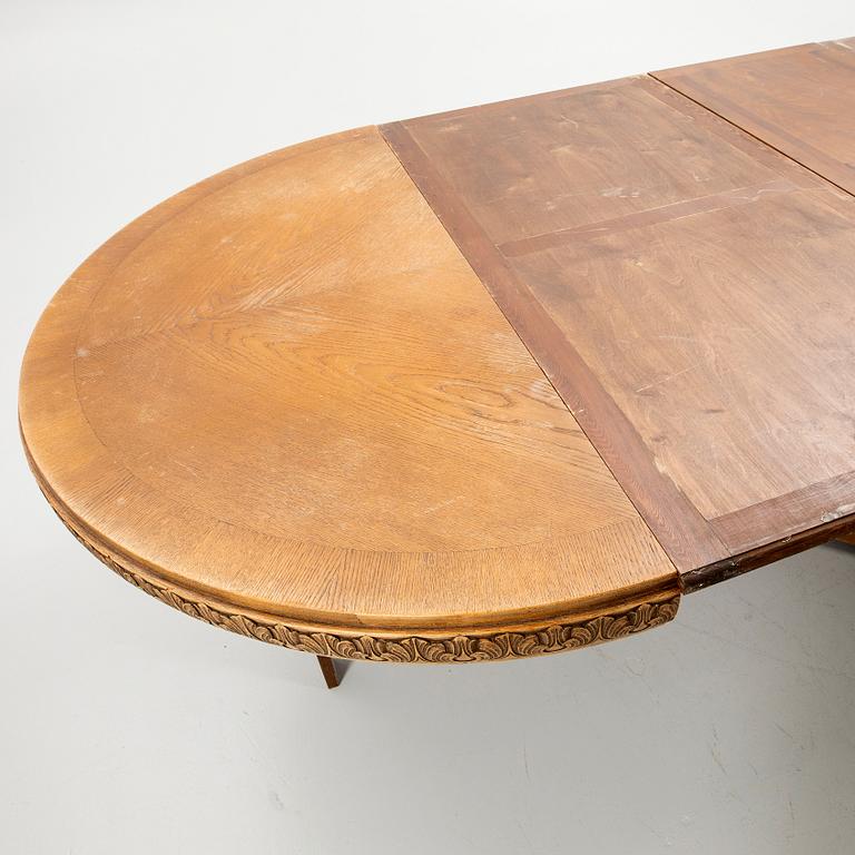 Dining table, first half of the 20th century.