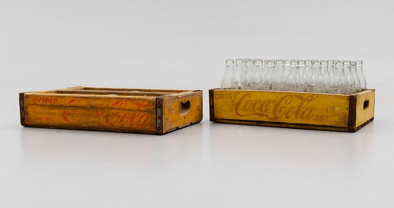 LÄSKBACKAR, 2 st, Coca-Cola, 1900-talets mitt.