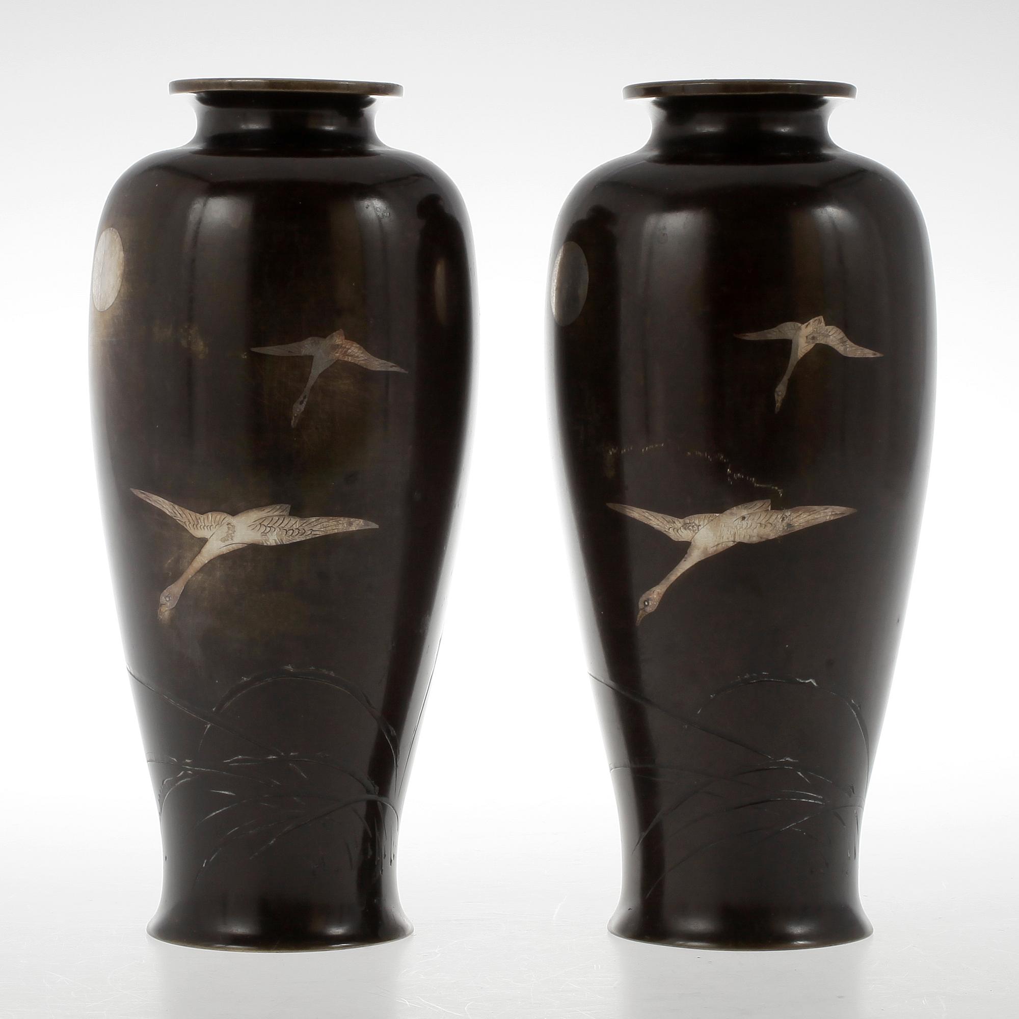 VASER, ett par, brons, Japan, Meiji (1868-1912).