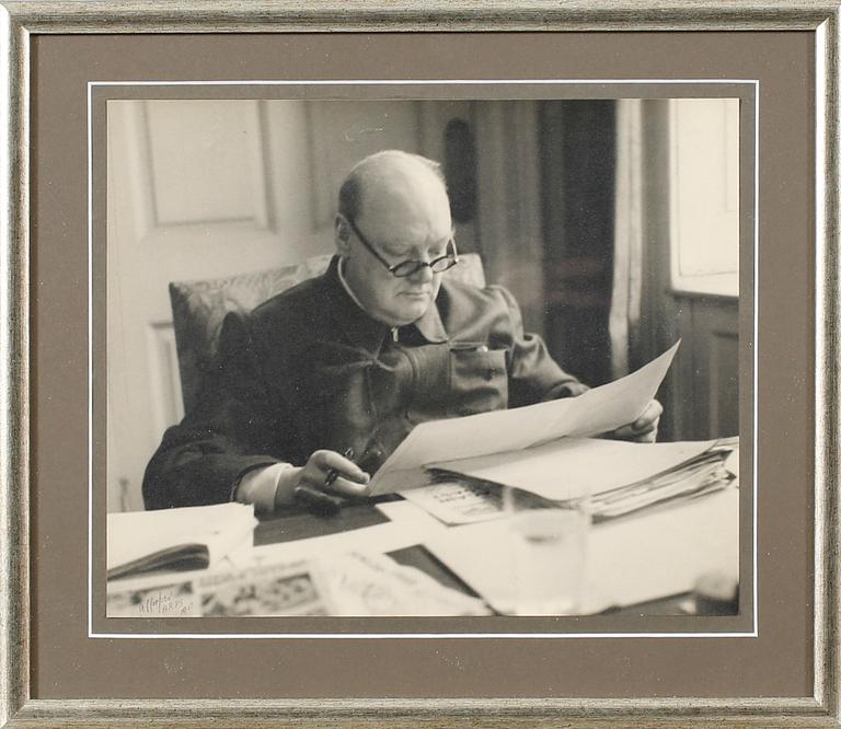 A C COOPER, fotografi, signerat A C Cooper A.R.P.S, daterat 1943.