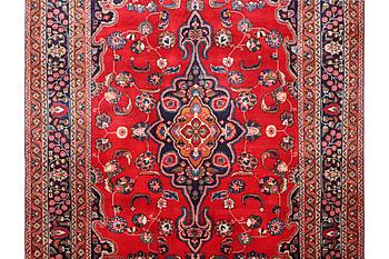 A carpet, Tabriz, c. 300 x 203 cm.