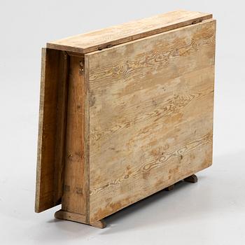 Drop-leaf table, 19th century.