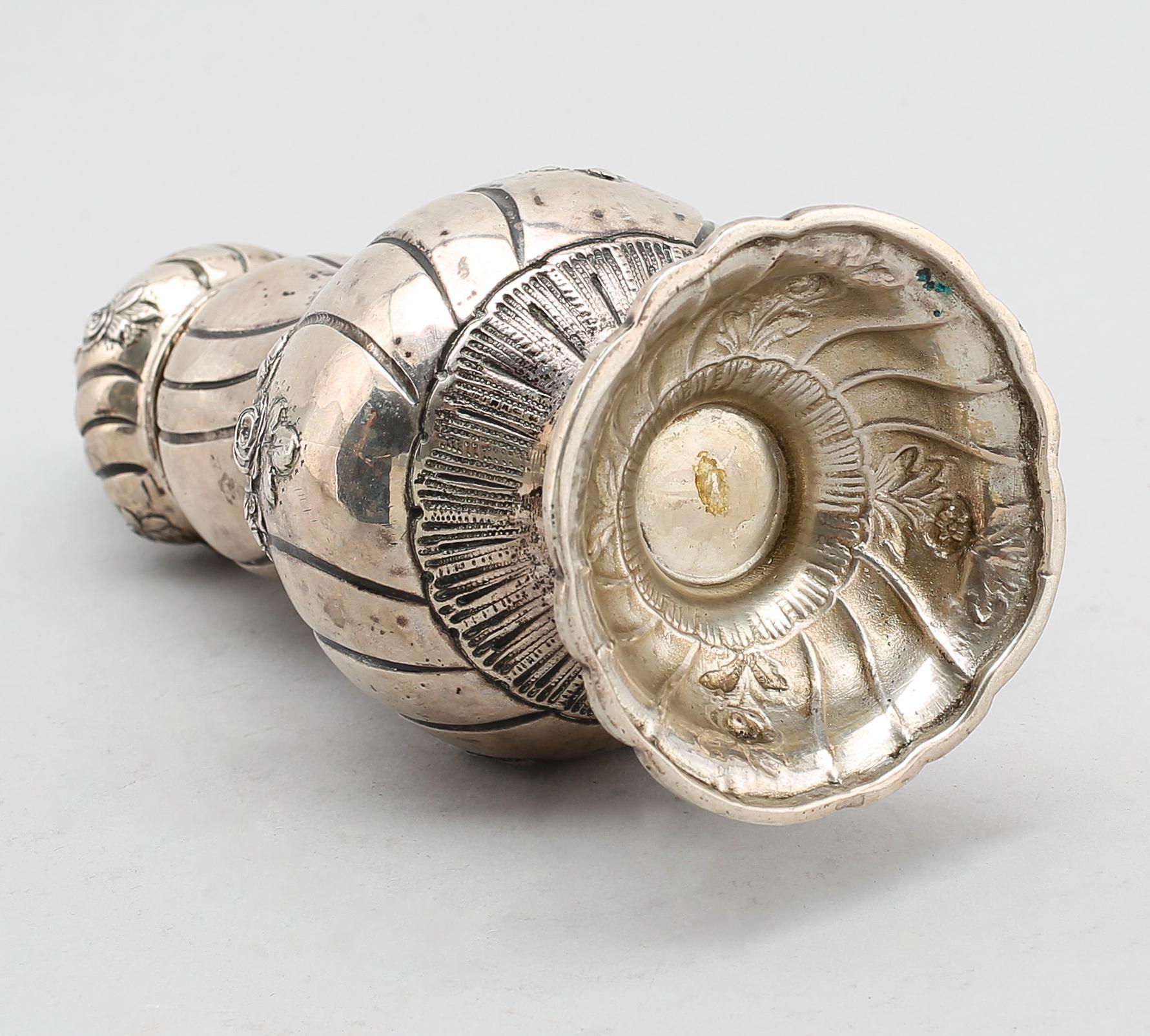 SOCKERSTRÖARE, silver, svenska importstämplar, 1900-talets första hälft. Vikt ca 241 gram.