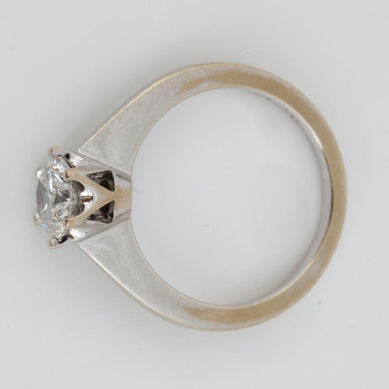 ENSTENSRING, vitguld 18k, diamant, 1 ct enl gravyr. Vikt ca 3 gram.