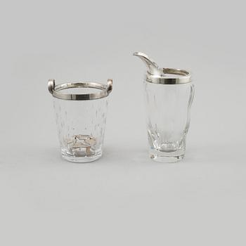 ISHINK samt DRINKKANNA, silver och glas, bär importstämplad, omkring 1900-talets mitt/tredje kvartal.