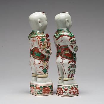 Two famille verte figurines, Qing dynastin, Kangxi (1662-1722).