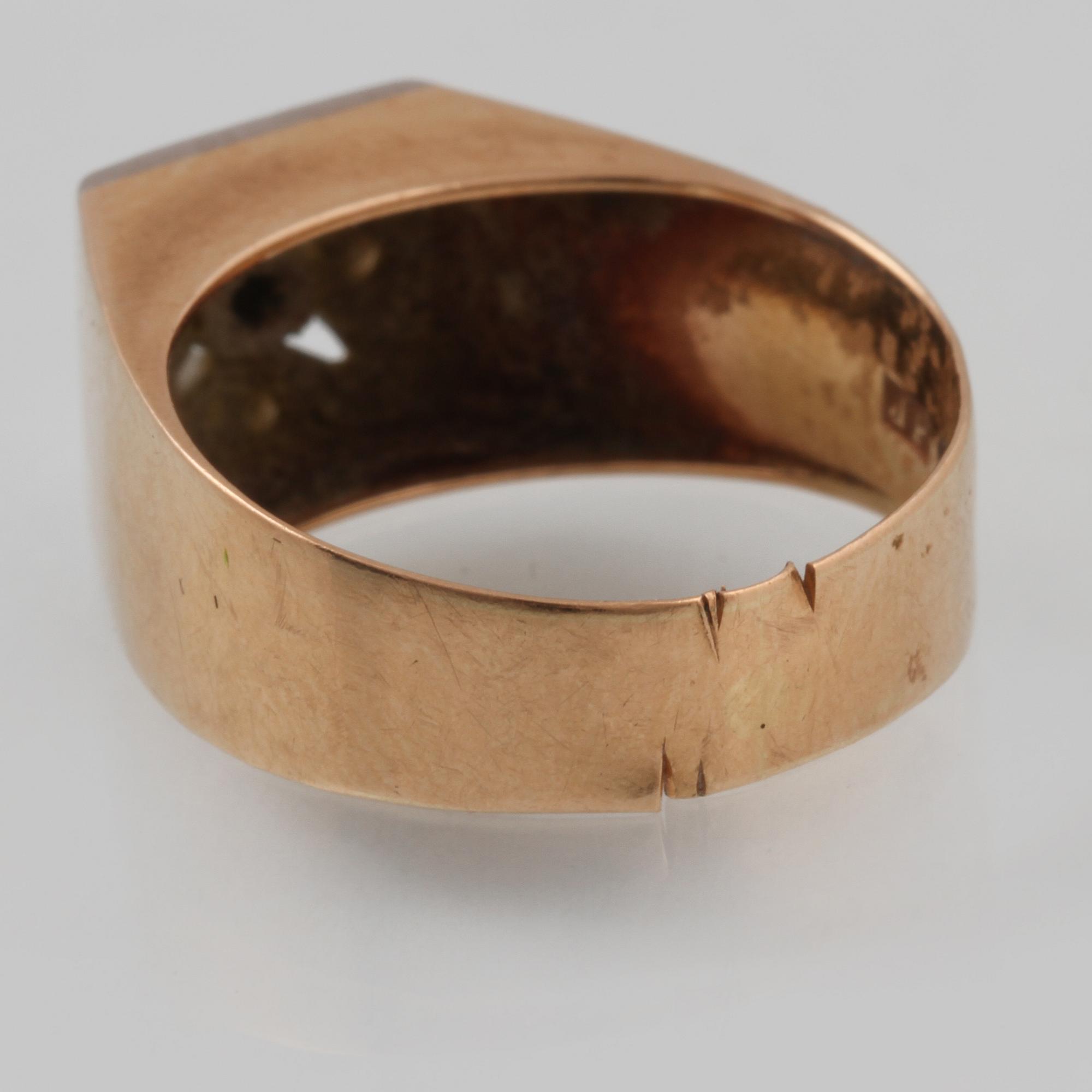 RING, 18K guld med 5 åttkantslipade diamanter, John Pettersson, Stockholm, 1963. Vikt 3,3 gram.