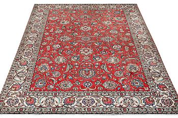 A Tabriz carpet, c. 347 x 225 cm.