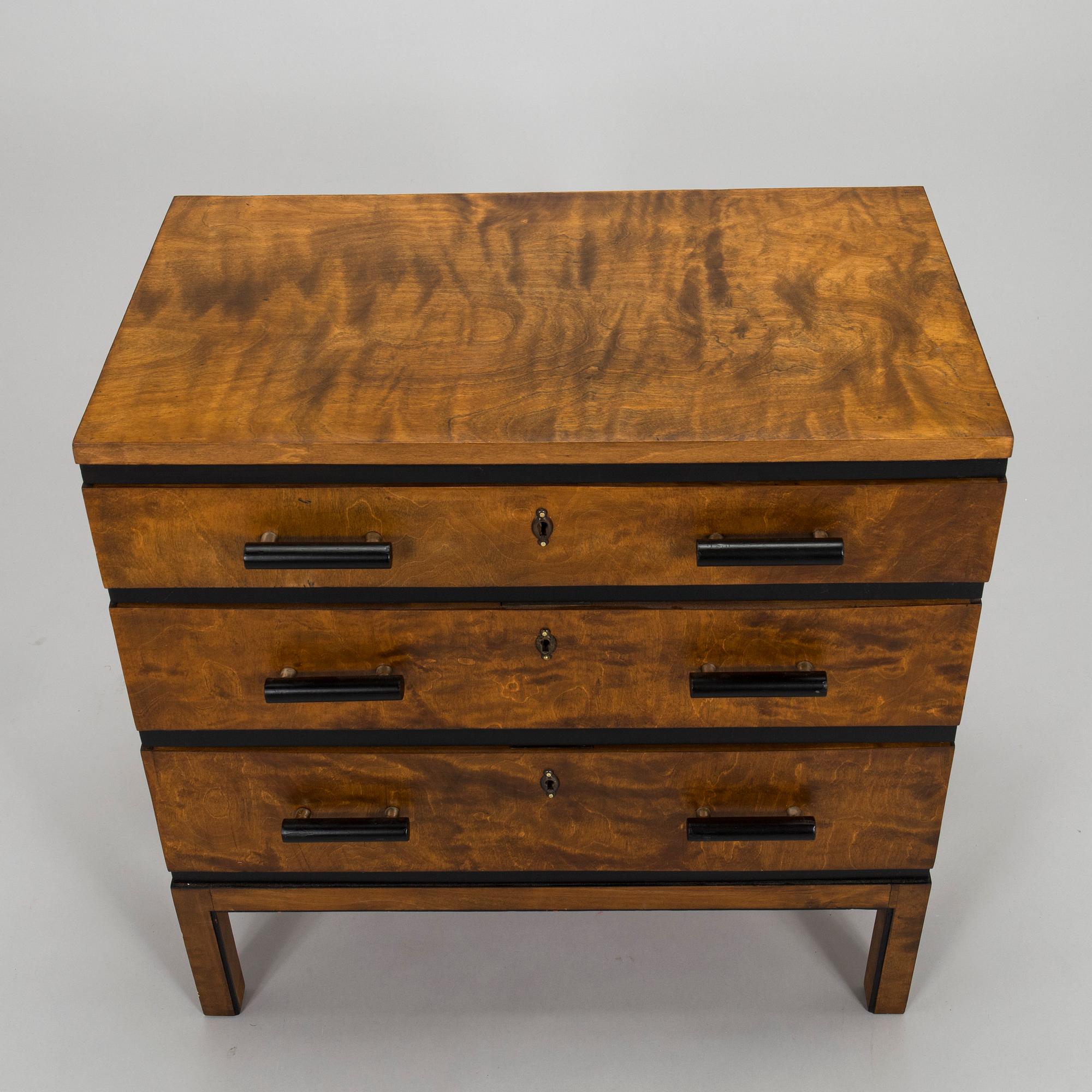 A 1930s chest of drawers for HMN Huonekalu Mikko Nupponen.