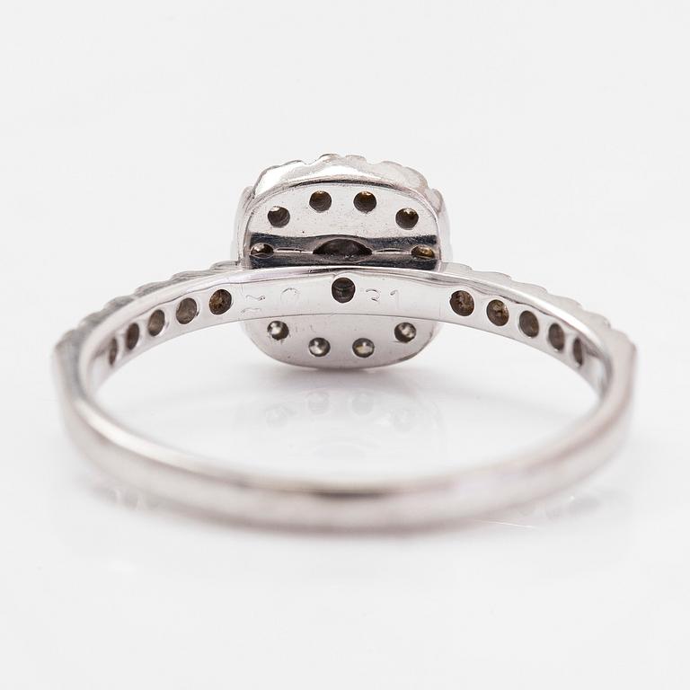 Tillander "Red Label" ring, 14K vitguld, med diamanter totalt ca 0.31 ct. Helsingfors 2017.