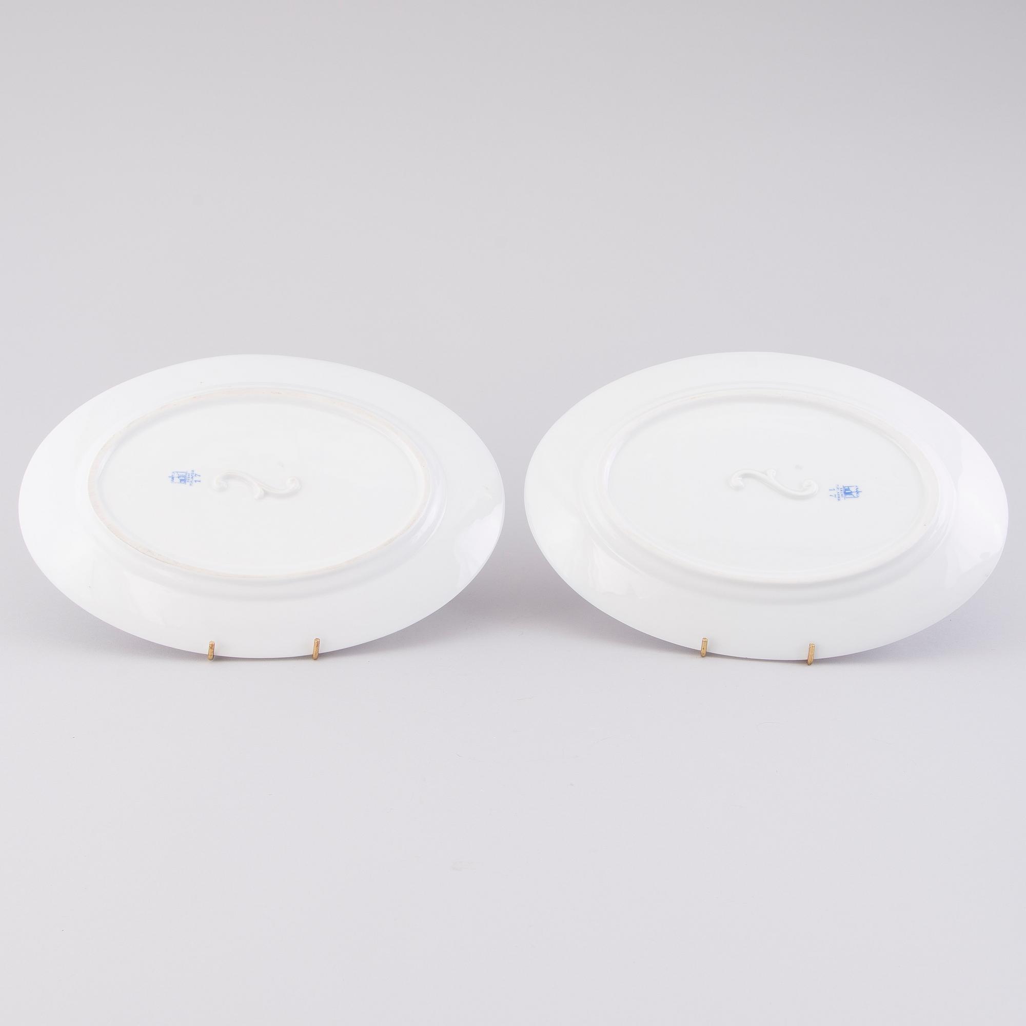 A 70-pcs set of dinnerware and for coffee, Arabia Finland 1932-1949.
