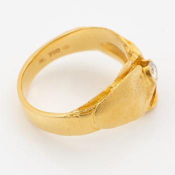 Ring 18K guld med en rund briljantslipad diamant.
