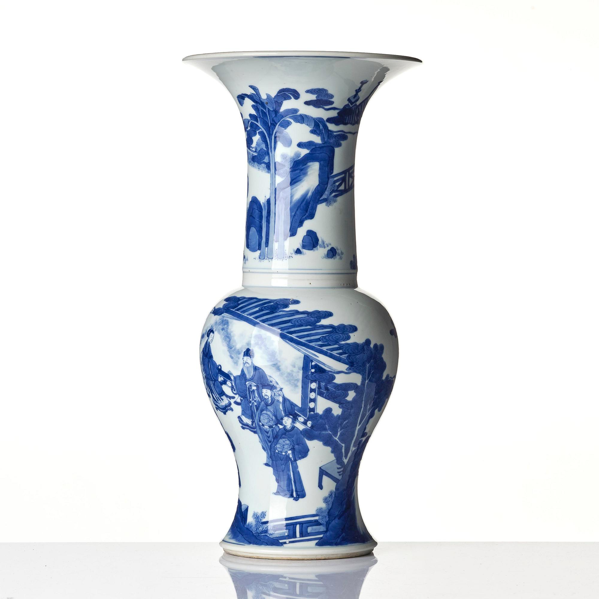 A large blue and white 'yenyen' vase, China, 20th century.