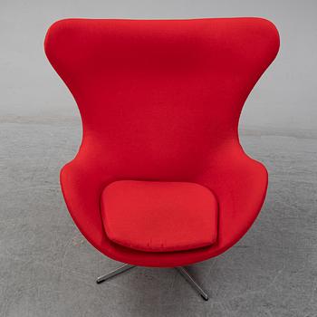 ARNE JACOBSEN, 'Egg' easy chair for Fritz Hansen 2001.