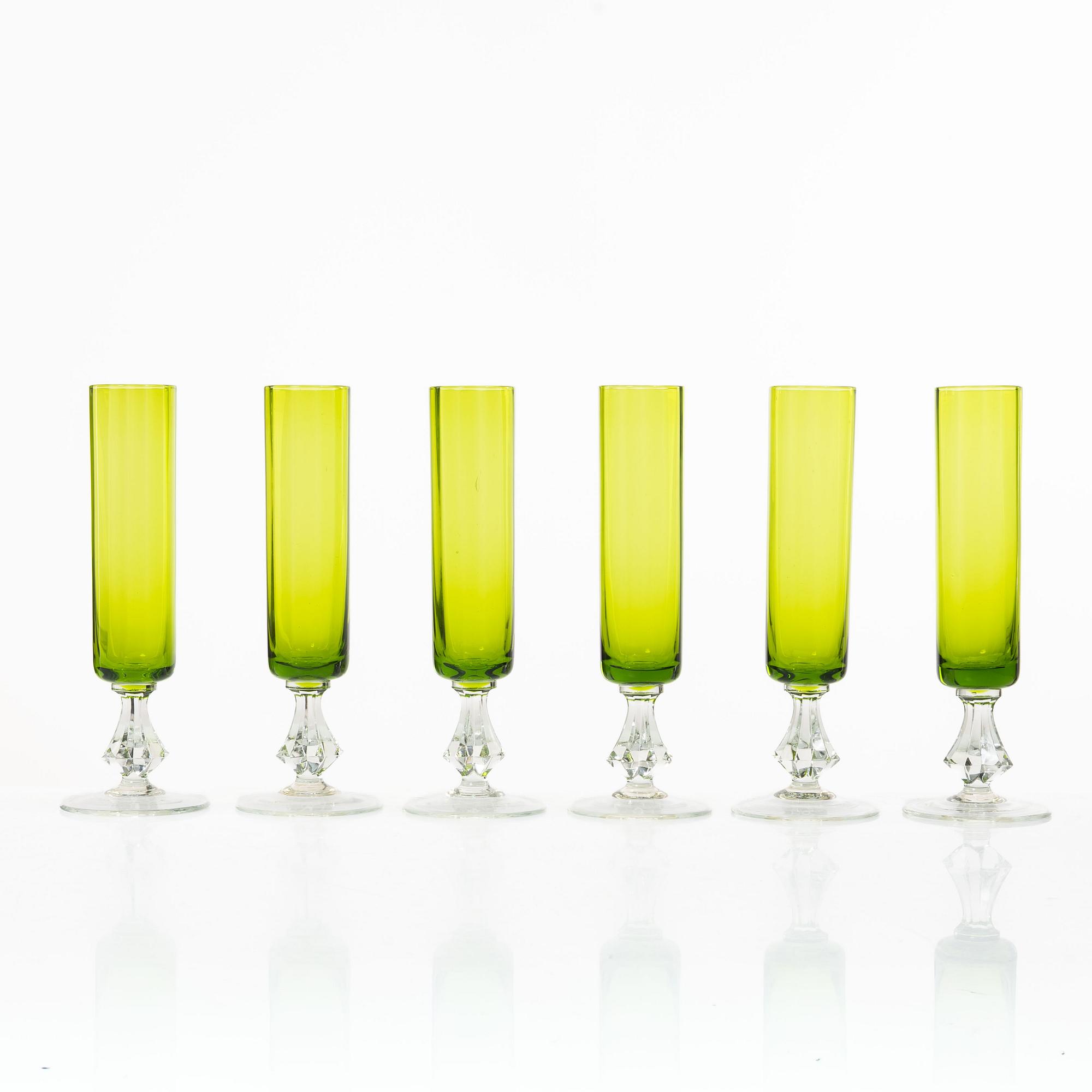 Champagnestrutar, 6 st, gröntonat glas, 1900-tal.