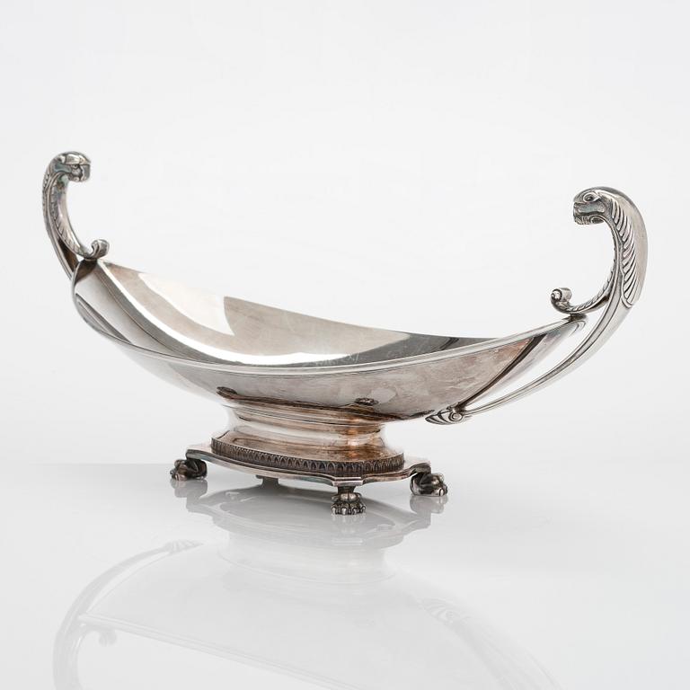 A sterling silver centre-piece bowl, mid to late 20th century.