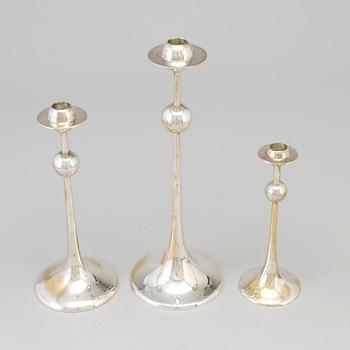 LJUSSTAKAR, tre stycken, nysilver, Gense. 1900-talets andra hälft.