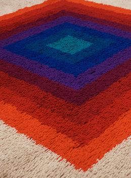 Verner Panton, MATTA. "Square, Multi colour". Maskingjord rya. 196 x 134,5 cm. Komponerad av Verner Panton.