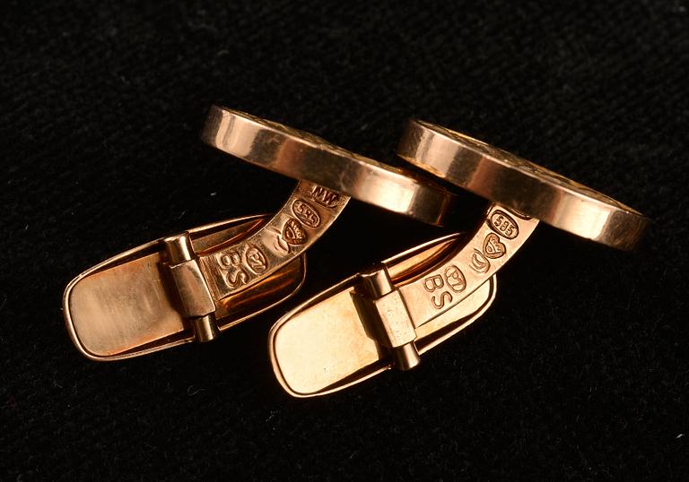 Boris Sarvala, MANSCHETTKNAPPAR, guld 14K, N. Westerback, Helsingfors 1968. Sign. BS. Vikt 8,7 g.