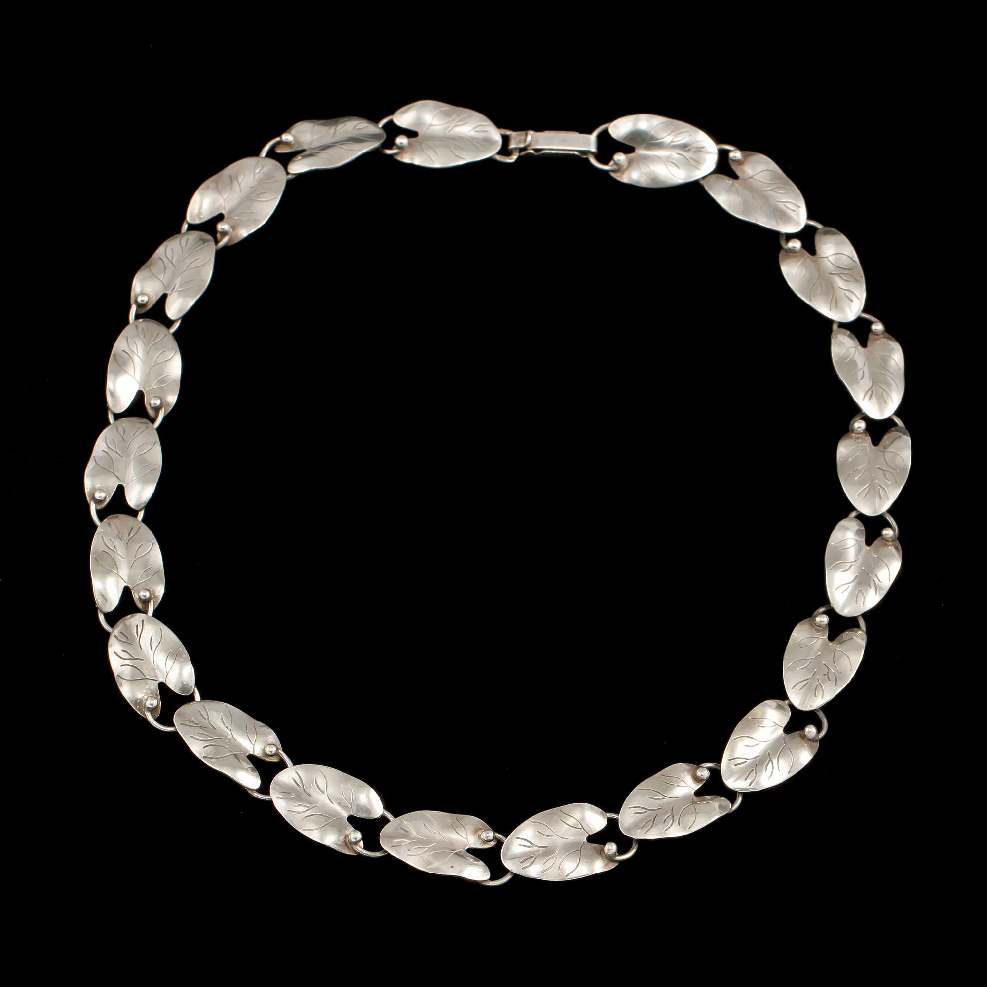 COLLIER, silver, Saarela Arvo, Enköping, 1900-talets tredje kvartal. Vikt 30 g.