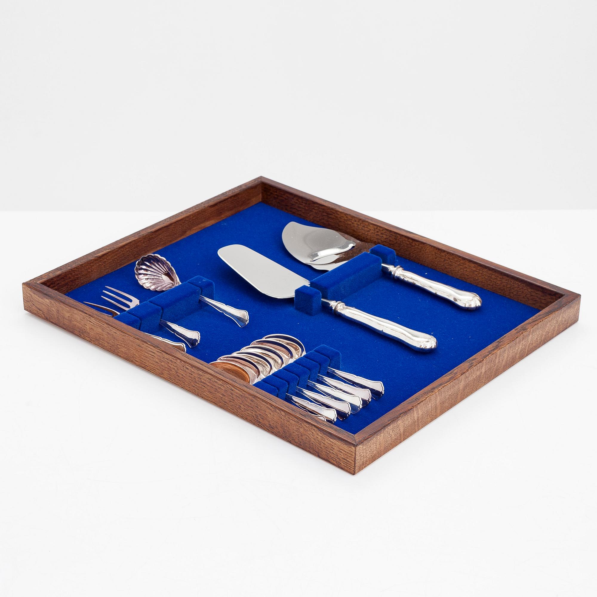 Bestickuppsättning, 35 dlr, silver, "Chippendale", Auran Kultaseppä, Åbo 1989.