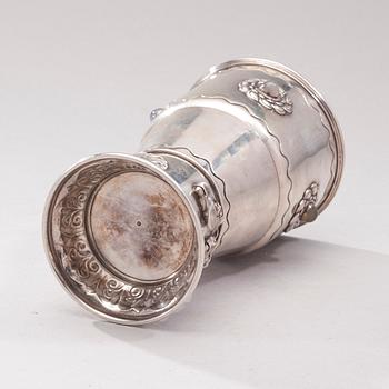 BÄGARE, silver med halvädelstenar, hovjuvelerare Morosov Ryssland, S:t Petersburg ca 1900. Totalvikt 375 g.