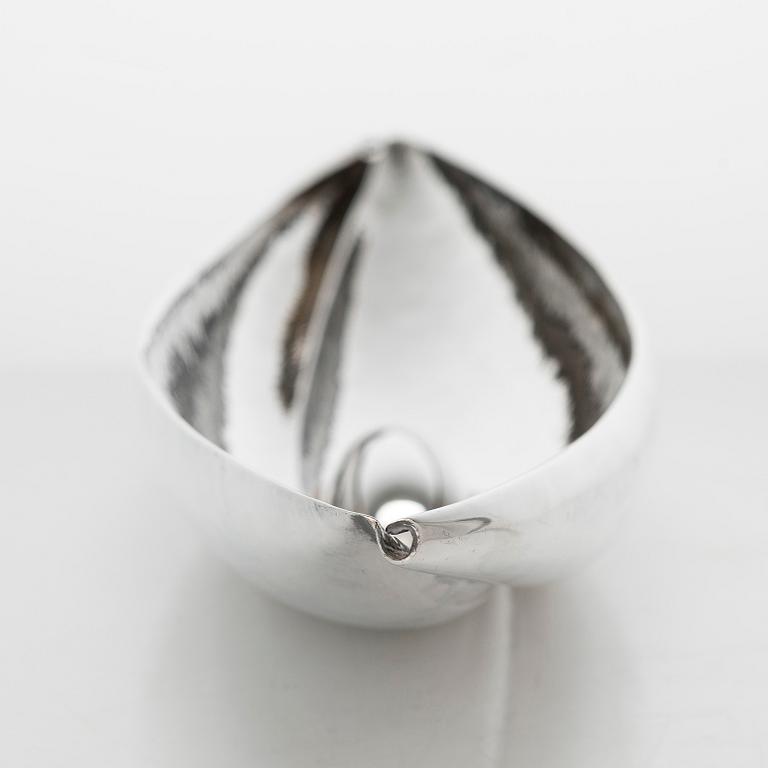 Tapio Wirkkala, silver bowl TW 9, Kultakeskus, Hämeenlinna, Finland 1957.