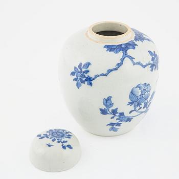 A Chinese blue and white porcelain jar, 20th Century.