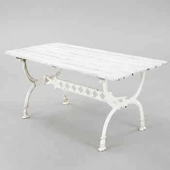 TRÄDGÅRDSBORD, troligen Byarum, 1960/70-tal.