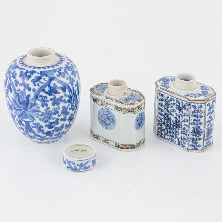 A flower pot, an urn, and two tea caddies, China, Qingdynasty, 19th century.