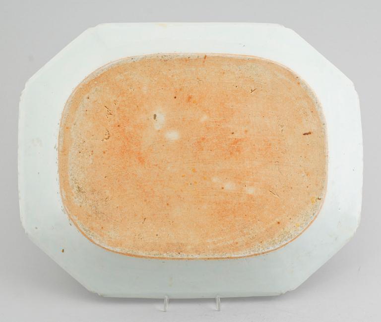 STEKFAT, porslin, Kina, Qianlong 1736-1795.